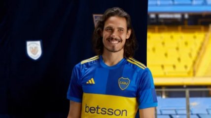 Edinson Cavani encabezó la presentación de la nueva camiseta de Boca