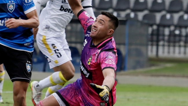 Miguel Pinto quedó nocaut luego de fuerte pelotazo en entrenamiento