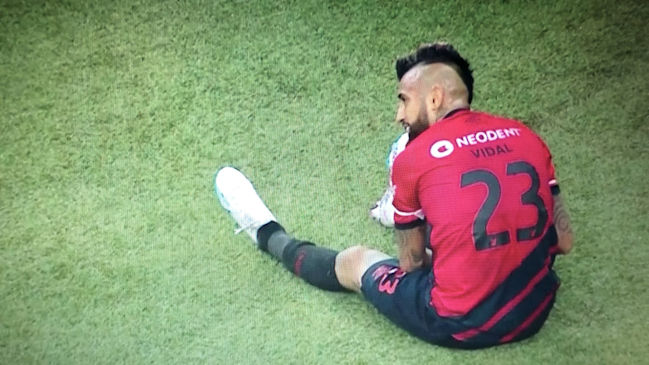 ¡Alarma en la Roja! Arturo Vidal salió lesionado del duelo entre Atlético Paranaense y Fluminense