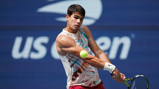 Carlos Alcaraz se mantuvo firme en el US Open con sólido triunfo ante Evans