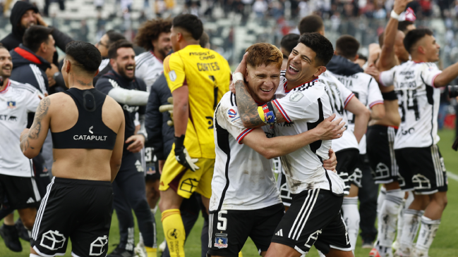 Colo Colo se burló de U. Católica por la celebración del lateral de Zampedri