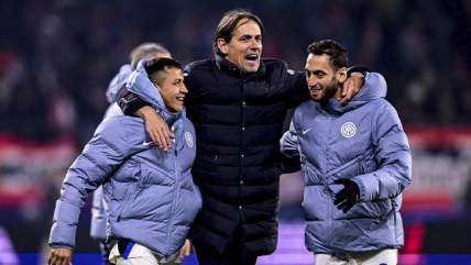 Alexis Sánchez festejó la clasificación de Inter de Milán a octavos de Champions League