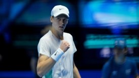 Sinner se hizo fuerte en casa y batió a Djokovic en Turín por las Finales ATP