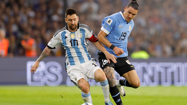 Messi: Los jugadores jóvenes de Uruguay tienen que aprender el respeto a los mayores