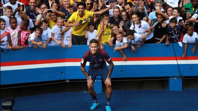 Medio reveló que Neymar llegó a PSG en el 2017 con una fractura en el pie derecho