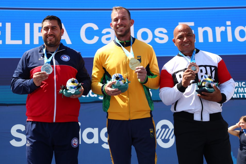 Nicolás Nicolás