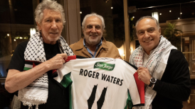 Roger Waters recibió de regalo una camiseta de Palestino