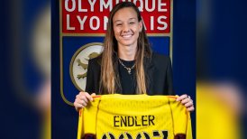 La Roja felicitó a Christiane Endler por su renovación con Lyon
