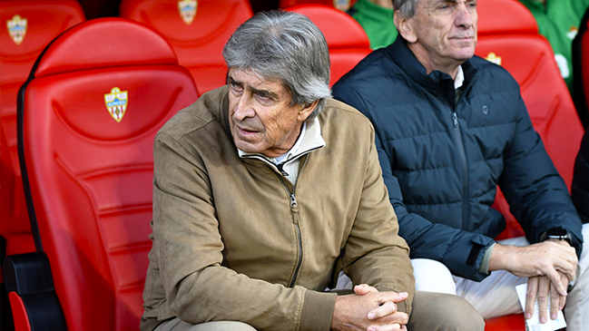Pellegrini valoró esfuerzo de sus jugadores ante Almería: Apenas pudimos recuperarnos