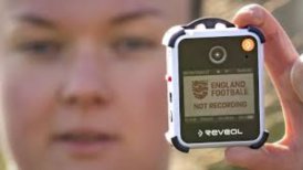 La FA prueba cámaras en árbitros para evitar malos comportamientos de jugadores