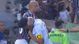 [VIDEO] Felipe Melo se enfadó tras el segundo gol de Gremio y agredió a Luis Suárez