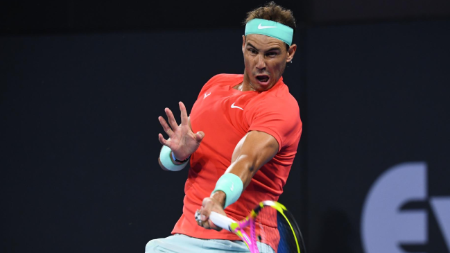 Rafael Nadal regresó al circuito con triunfo sobre Dominic Thiem