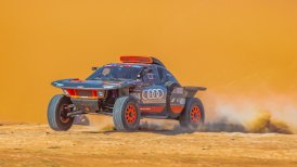 Carlos Sainz se exhibió en el primer día de la etapa reina del Dakar en autos