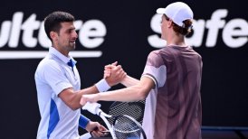 Sinner volvió a utilizar su "antídoto" contra Djokovic y lo eliminó de Australia con un triunfazo