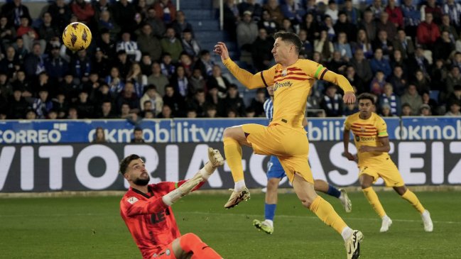 Barcelona doblegó a Alavés y sigue en alza en La Liga