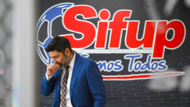 Sifup encaró reclamo de hincha de la U por el paro: Depende de los dirigentes de su club