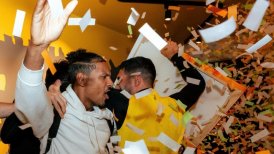 El fervoroso recibimiento de Borussia Dortmund a jugador campeón de la Copa de Africa