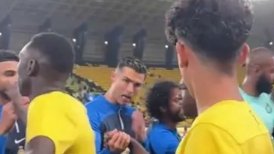 [Video] Cristiano Ronaldo regañó a su hijo por no saludarlo en homenaje a la sub 13 de Al Nassr