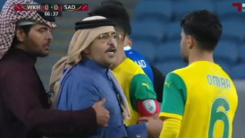 ¡Increíble! Un jeque entró a la cancha para reclamar un penal contra su equipo en Qatar
