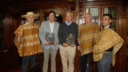 Federación del Rodeo Chileno lanzó el libro "75 años Champion de Chile"