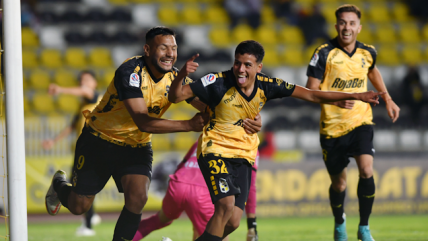 ¡Con 17 años!: Martín Mundaca anotó doblete en triunfo de Coquimbo sobre Cobreloa