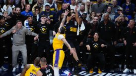 Los Nuggets vencieron a Los Ángeles Lakers con un final de película