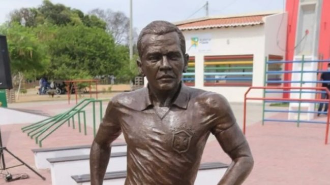 ¿Qué pasó con la estatua de Dani Alves?