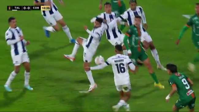 El insólito penal que no le cobraron a Cobresal ante Talleres por Copa Libertadores