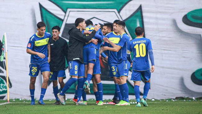 Barnechea y Deportes Santa Cruz ganaron en el Ascenso y se encumbran en la tabla