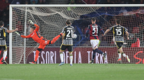 Juventus reaccionó y se llevó un punto en su visita a Bologna en una "guerra de goles"