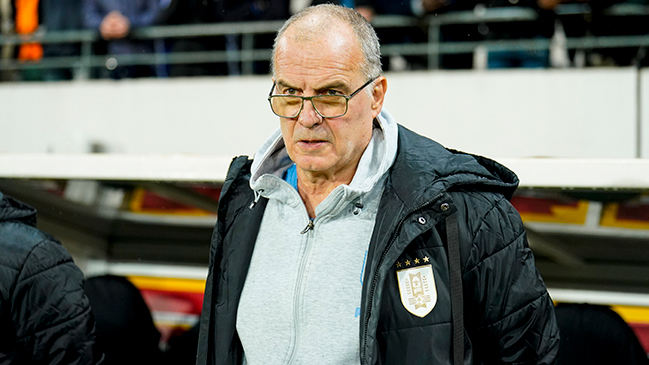 Bielsa ya tiene reemplazante para Cavani en Uruguay