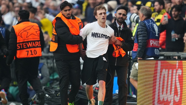 ¿Qué significa el mensaje que portaban quienes invadieron la cancha en la final de la Champions?