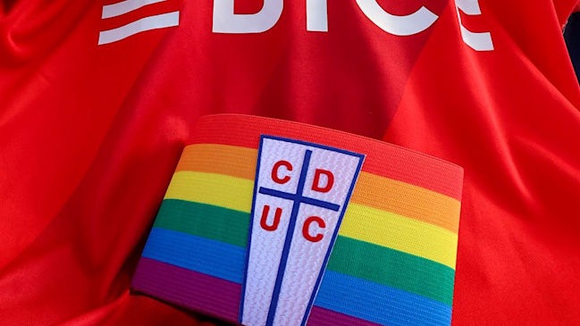 Universidad Católica presentó una jineta de capitán especial por el mes del orgullo
