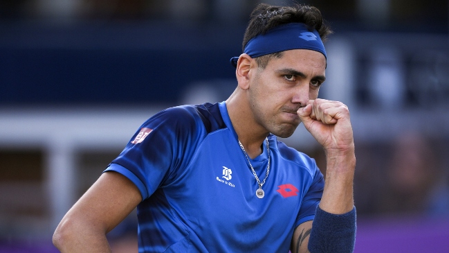 Alejandro Tabilo debutó con éxito en Queen's y presentó a su nuevo entrenador