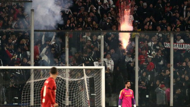 Colo Colo lamenta la muerte de uno de sus hinchas y el ataque con fuegos artificiales a la barra de Universitario