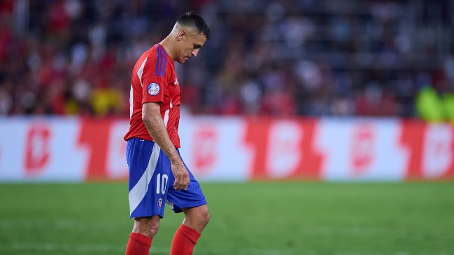 Chile quedó fuera de la Copa América al empatar ante Canadá con un escandaloso arbitraje de Roldán