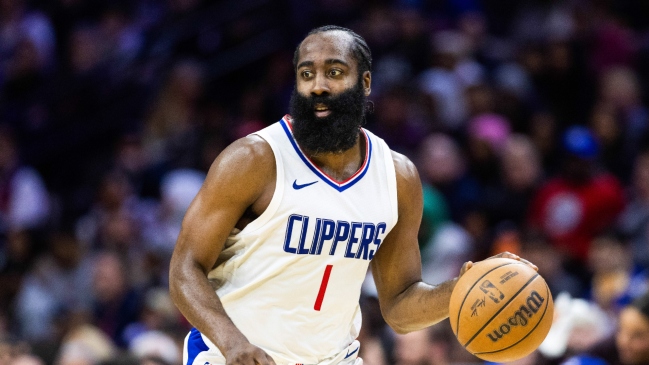 James Harden firmó millonario nuevo contrato y no cambiará de equipo en la NBA