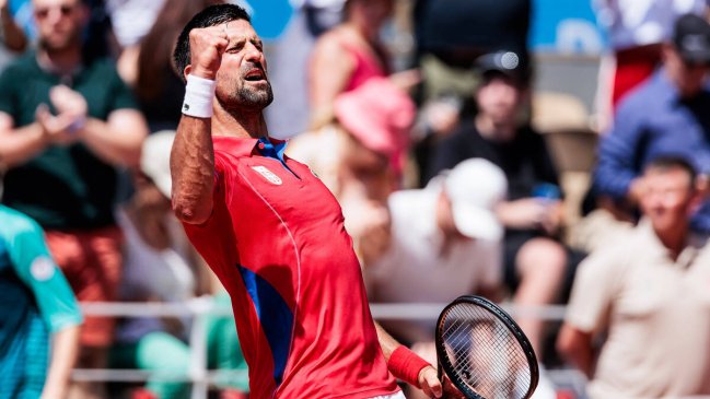 Novak Djokovic sigue avanzando en su objetivo de ganar el oro en París 2024