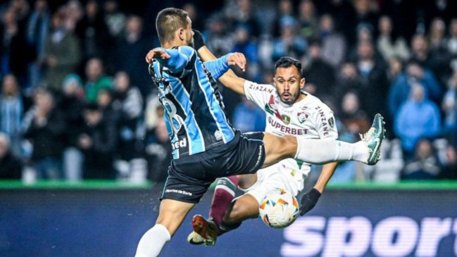 Gremio de Alexander Aravena remontó partido épico en Copa Libertadores