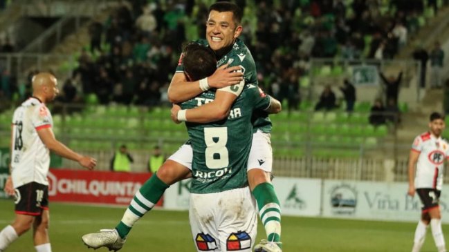 Santiago Wanderers recupera la confianza y la ilusión goleando a Rangers en Valparaíso