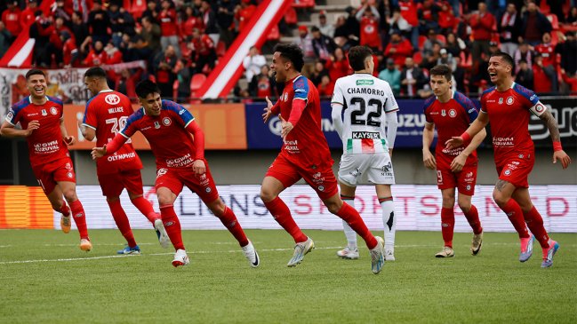 Unión La Calera toma aire con TRIUNFAZO sobre Palestino