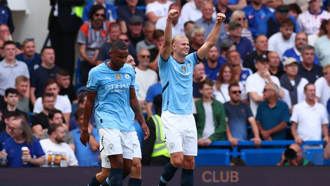 Manchester City comenzó su defensa del título aplastando al Chelsea