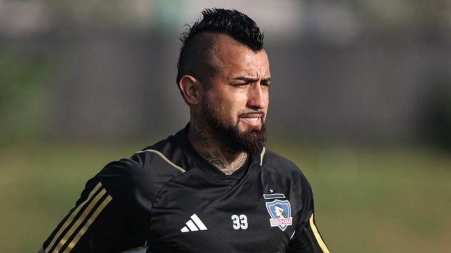 ¿Será titular Vidal? Colo Colo hizo un guiño a su oncena titular ante Junior