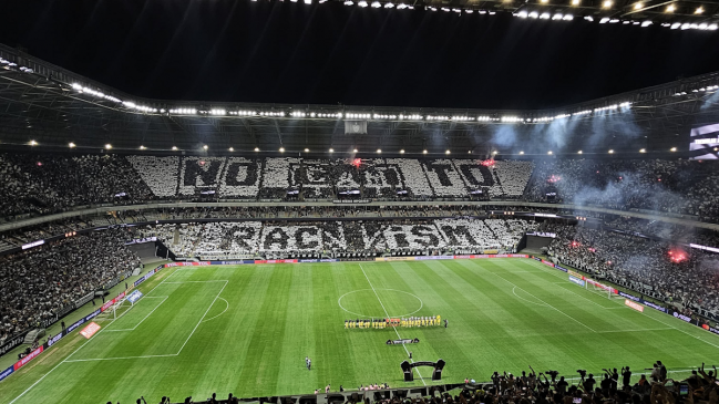 El espectacular lienzo contra el racismo de Atlético Mineiro en Copa Libertadores