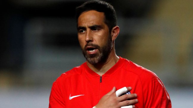 Desde Colo Colo a La Roja: El mundo del fútbol se lamentó por el retiro de Claudio Bravo