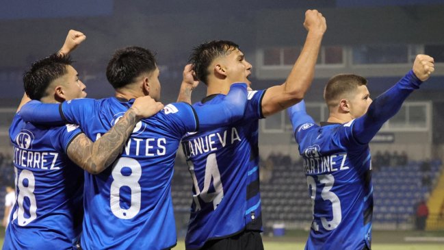 Lo ganó en cancha: Huachipato aplastó a Presidente Ibáñez y avanzó en la Copa Chile