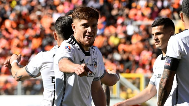 Leonardo Gil saca pecho por Colo Colo: "Somos un plantel con jerarquía y con un DT que trabaja bien"