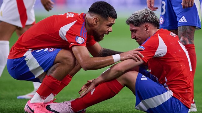 Diego Valdés llegó a Chile y será evaluado por el cuerpo médico de La Roja