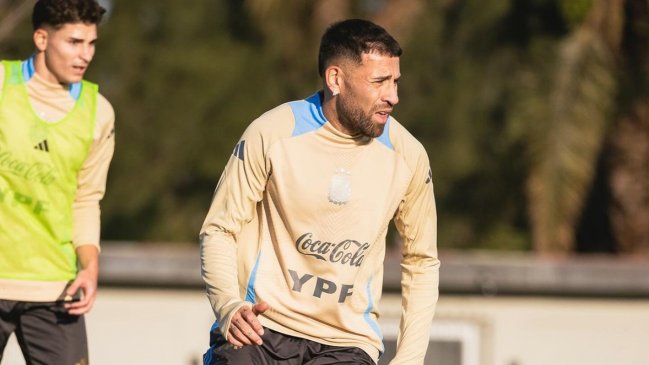 La selección Argentina inició sus entrenamientos de cara al partido con La Roja