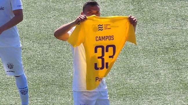 San Antonio Unido retornó a las canchas y realizó emocionante homenaje a Cristóbal Campos